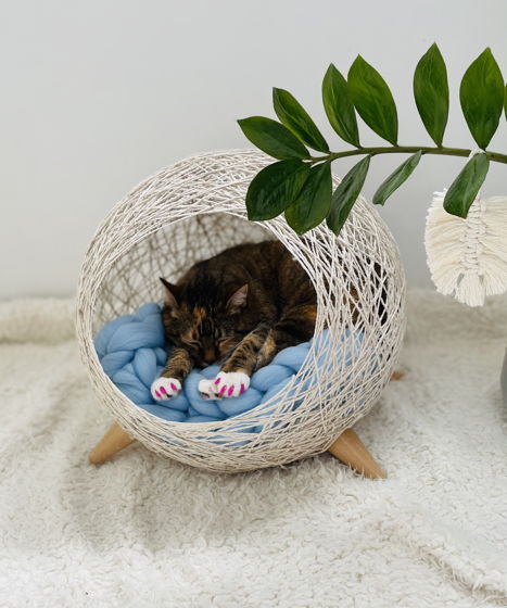 Домик-гнездо для кошки, мелких пород собак с вязанной подушкой из шерсти мериносов