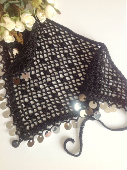 Косынка вязаная с пайетками чёрная