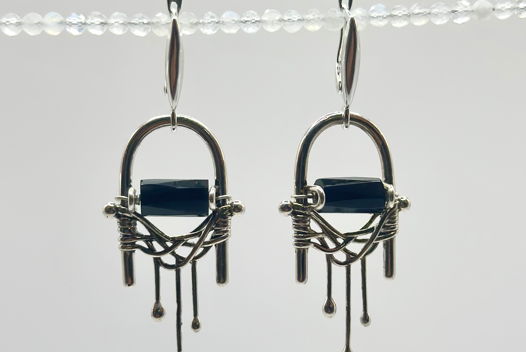 Серебряные серьги Treads/чёрный оникс