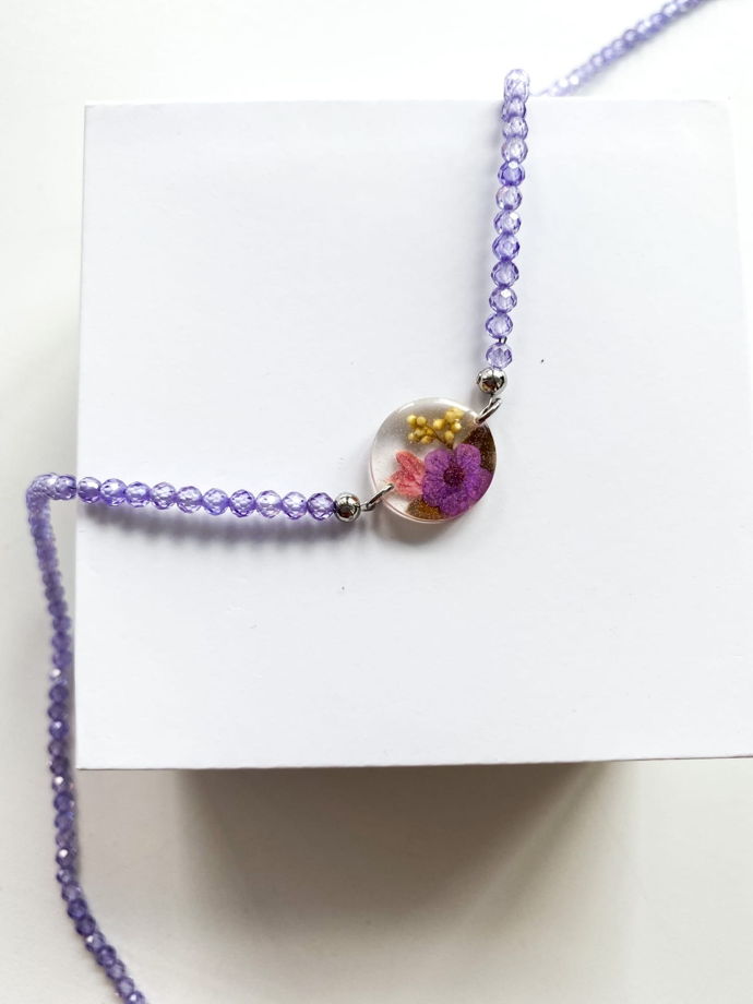 Цветочное ожерелье из эпоксидной смолы ручной работы