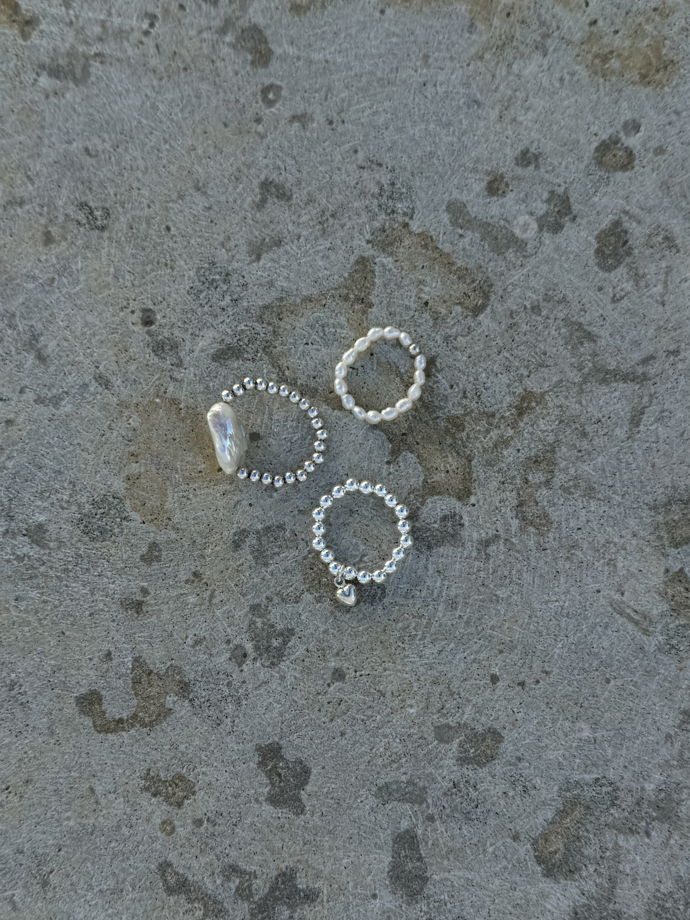 Кольцо из серебряных Шариков с подвесом сердце