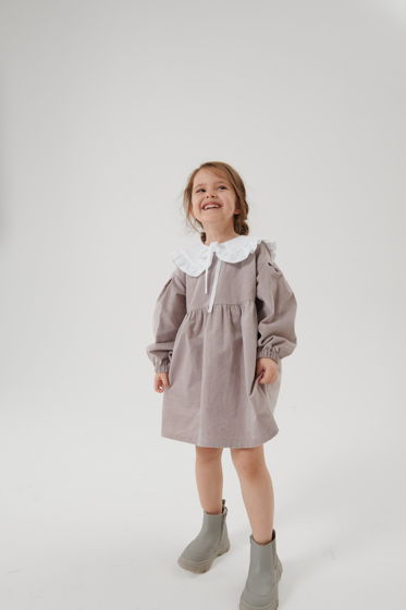 Свободное детское платье из пыльно-розового велюра