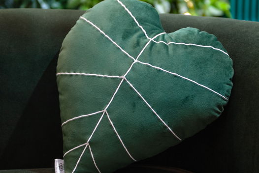 Декоративная подушка лист "филодендрон глориозум" 35х40