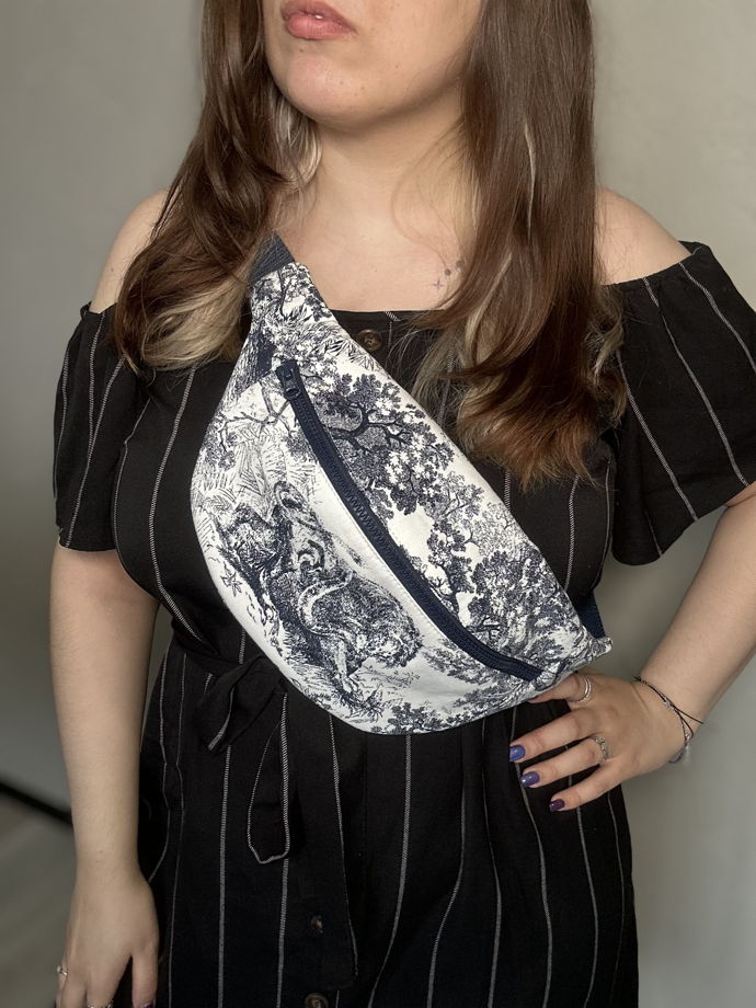 Поясная сумочка из уплотненного денима с принтом "Джунгли" синяя