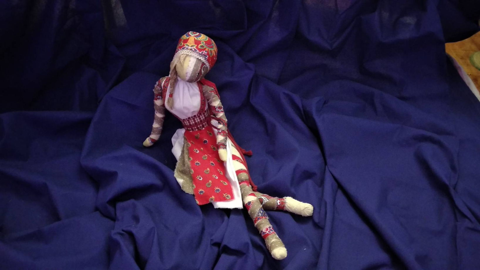Тряпичная кукла без шитья. Авторская интерьерная кукла