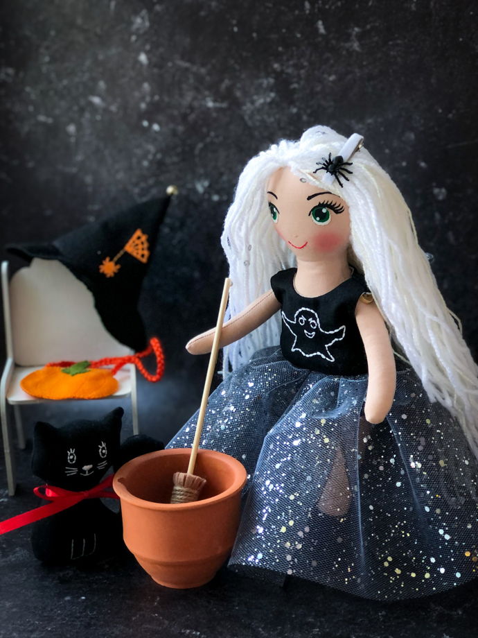 Текстильная кукла "Ведьмочка"  на Хэллоуин