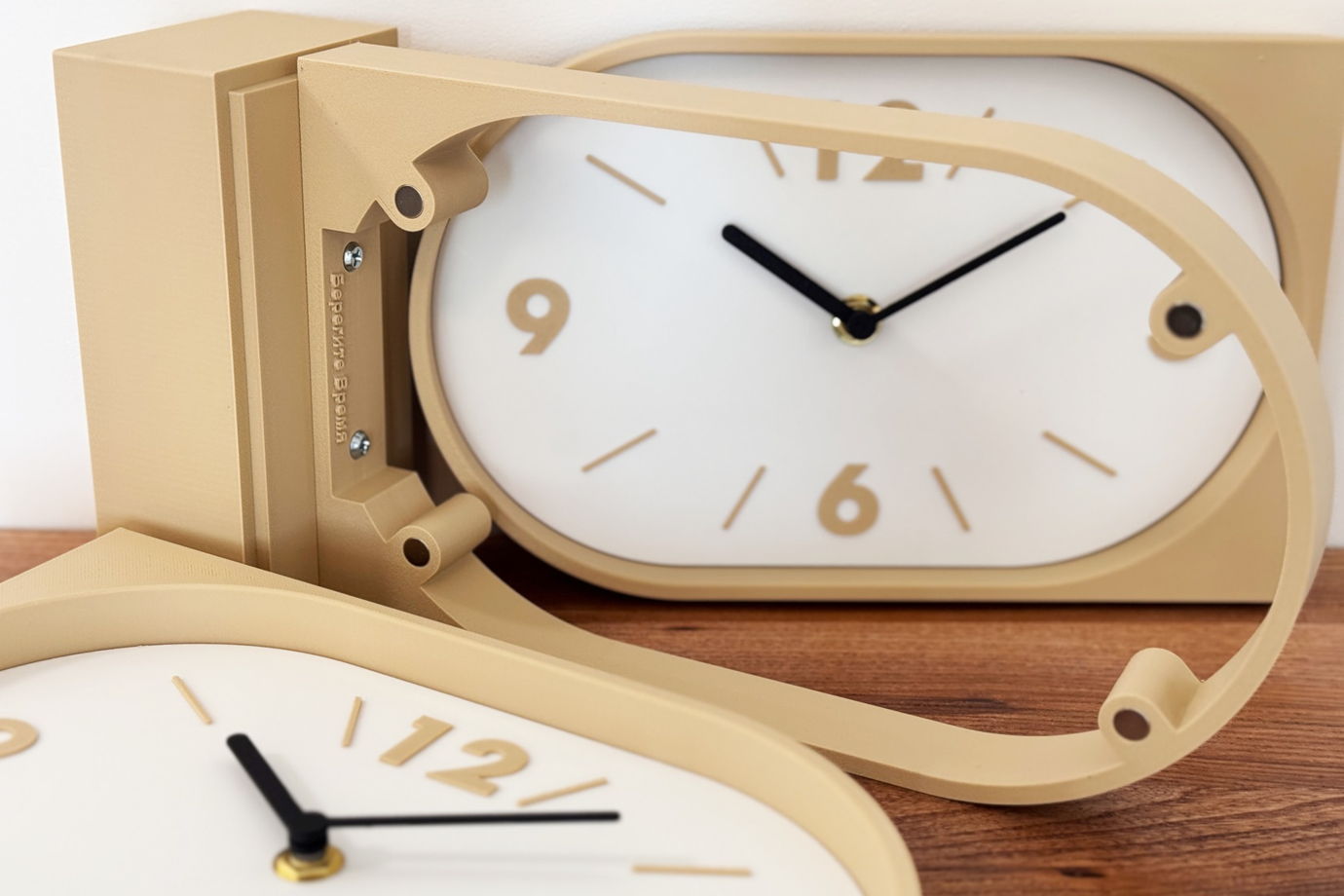 Настенные двусторонние часы, бежевые