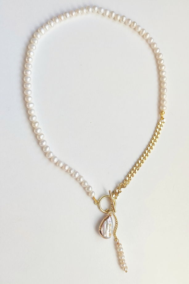 Чокер из жемчуга