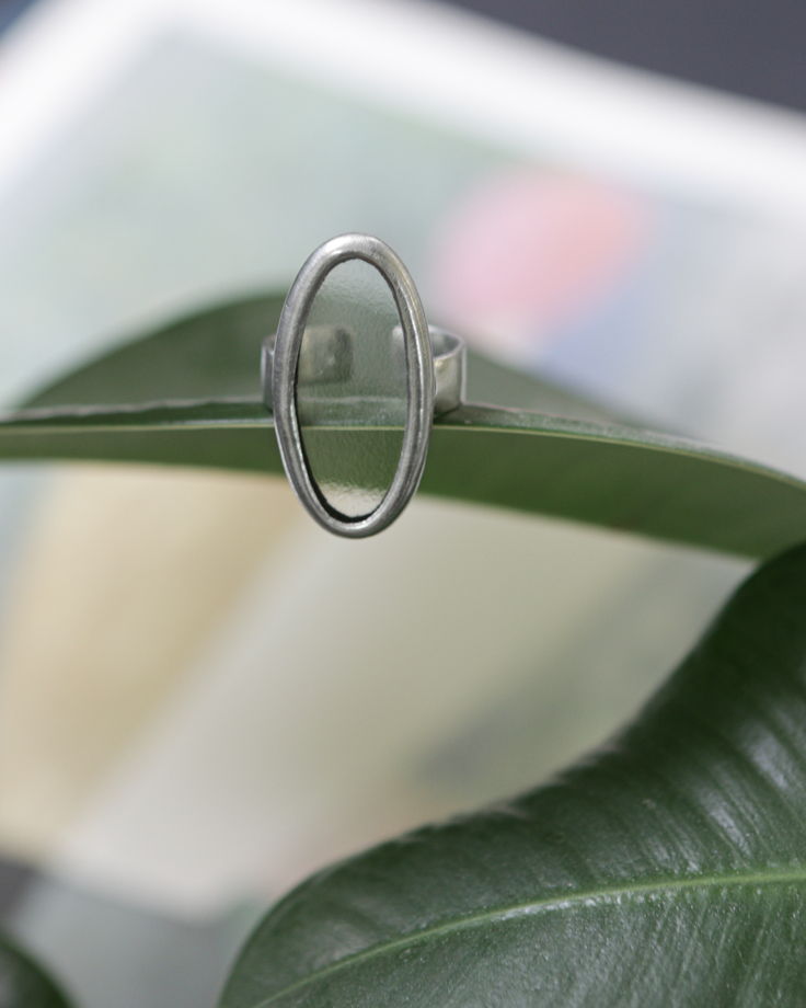 Овальное кольцо из прозрачного художественного стекла