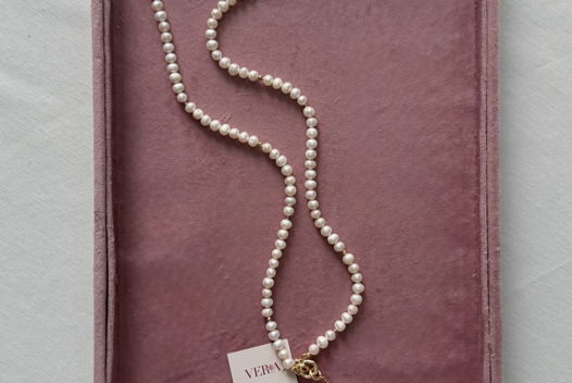 Колье из жемчуга с подвеской