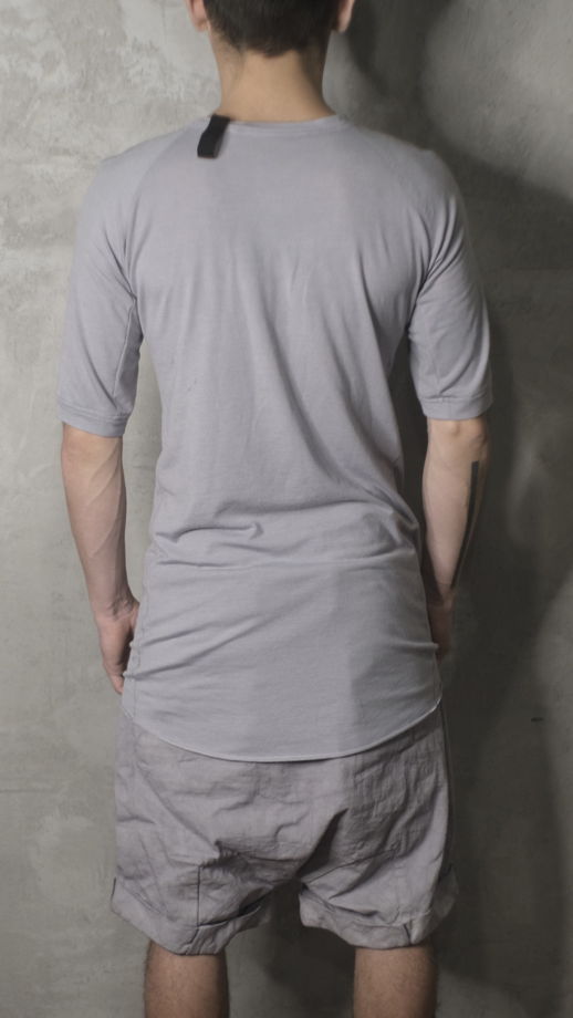 футболка концептуальная с эффектом обманного плеча