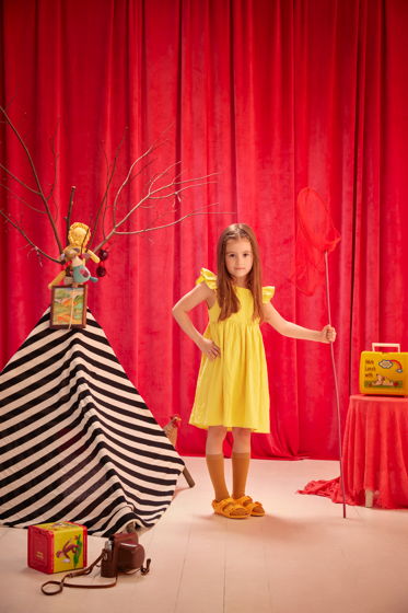 Желтое хлопковое платье-сарафан для девочек