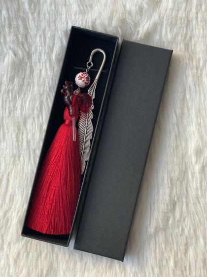 Закладка для книги с красной кисточкой с петушком