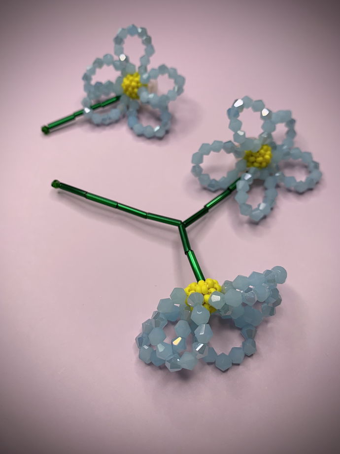 Серьги цветы из биконусов