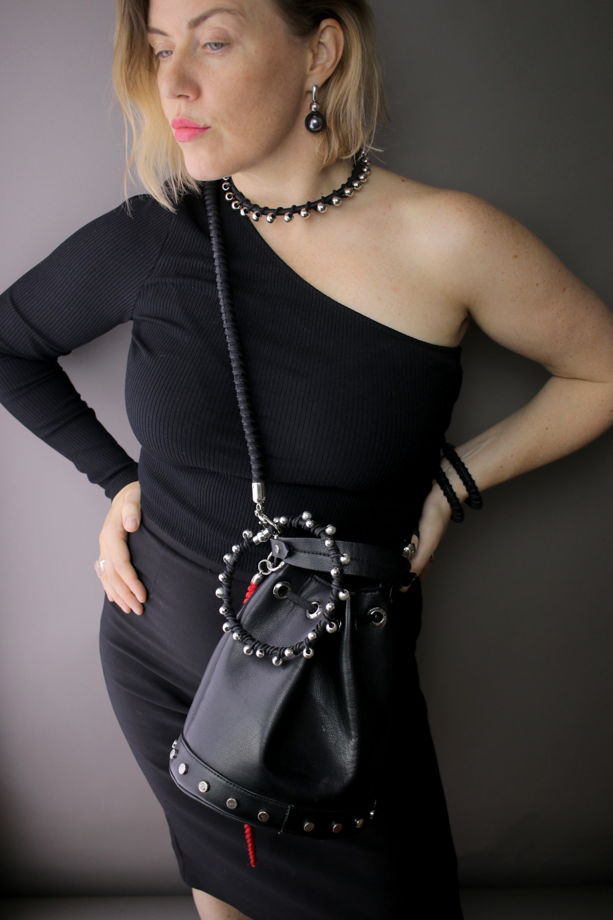 Колье Много Бусин