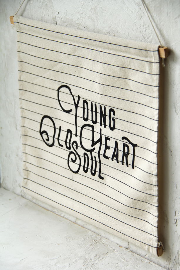 Текстильный постер Young heart Old soul (полосатый)