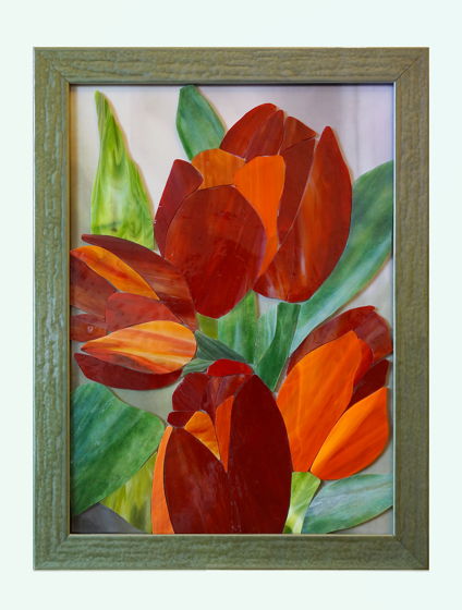 Мозаичное панно из художественного стекла "Красные тюльпаны" в лаковом багете Италия