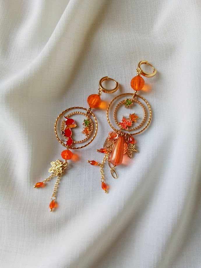 Оранжевые длинные женские асимметричные серьги "Лисёнок"