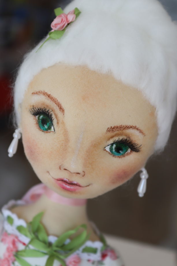 Роза. Авторская интерьерная кукла из текстиля