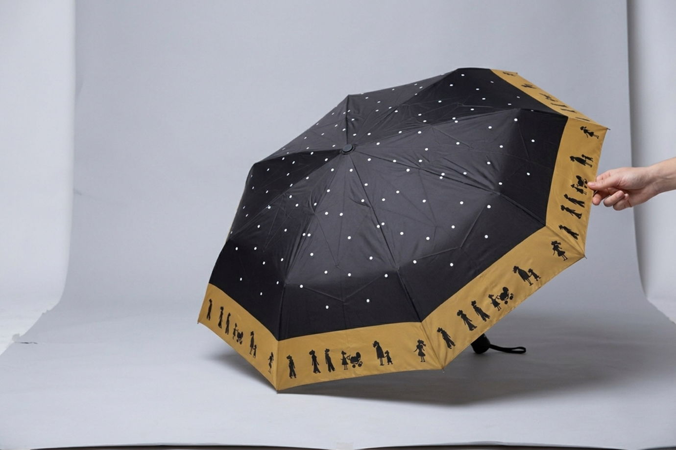 Черный зонт с принтом Ночные силуэты