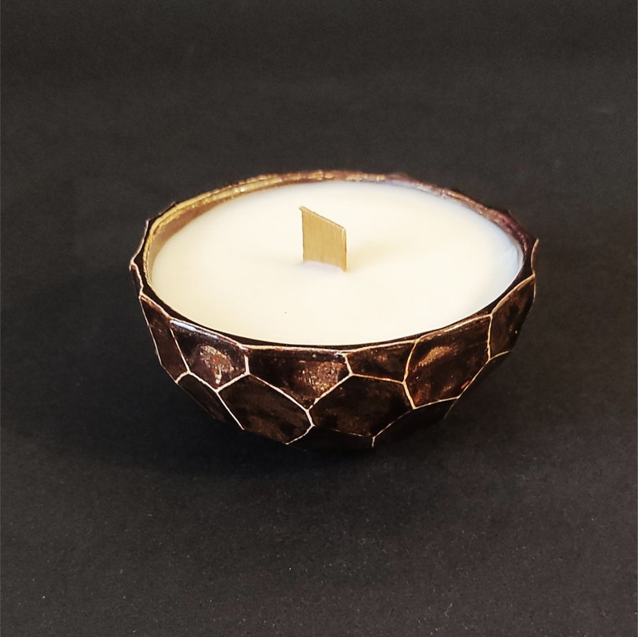 Соевая свеча в керамическом подсвечнике "Facets"