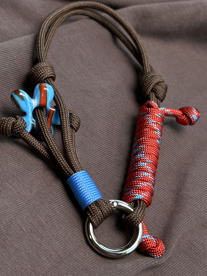 Кистевой браслет для телефона