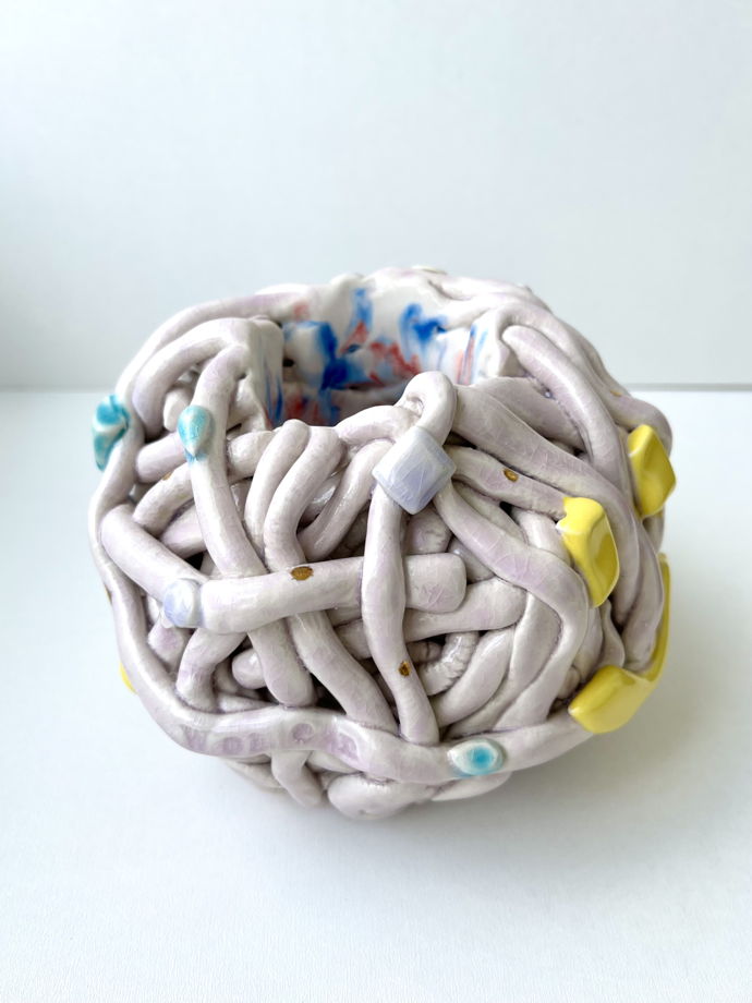Керамическая скульптура-ваза Women holding things