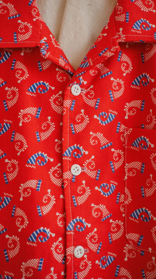 Красная Рубашка с Колпаками/Red Head Cap Long Sleeve Shirt