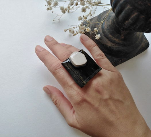 Кольцо женское Чёрное с белым