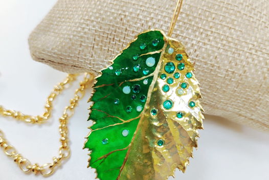 Колье "Зеленая ежевика"