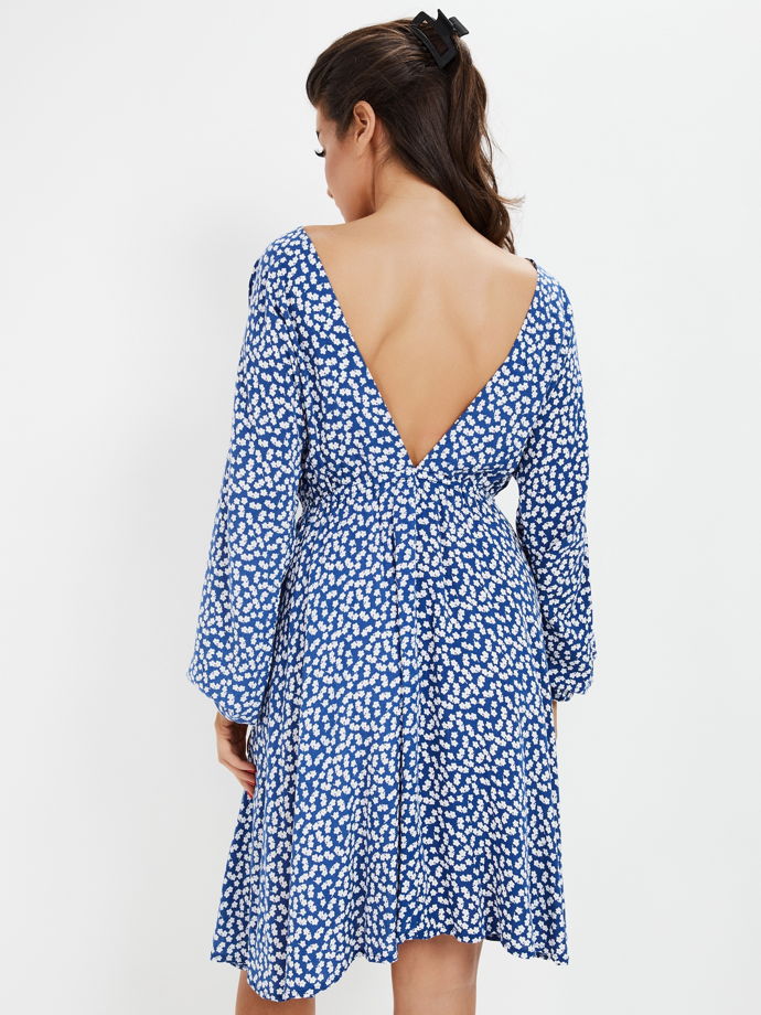Летнее платье 'Солнце' из натуральной 100% вискозы в синем цвете с вырезом на спине