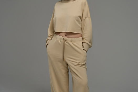 Спортивный костюм с укороченным свитшотом