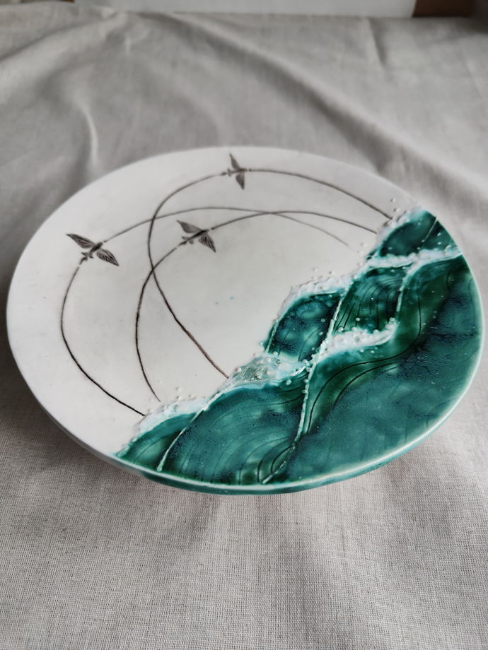Керамическая тарелка "Летучие рыбы"