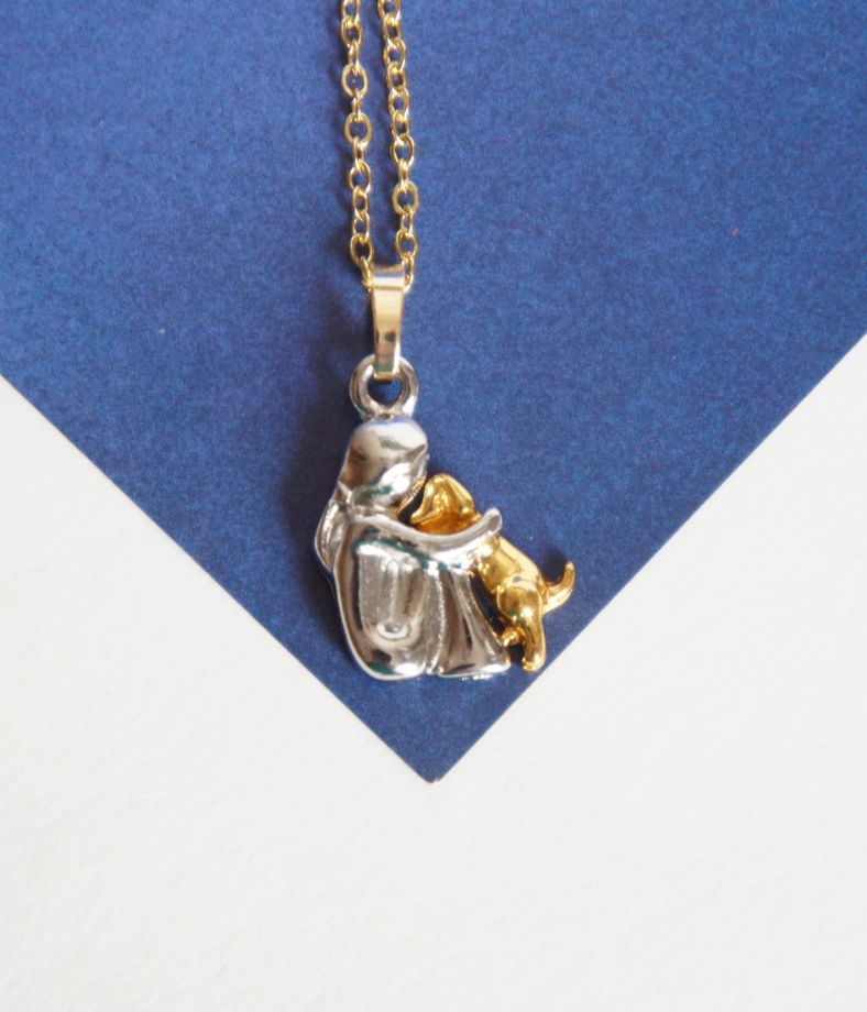 Двухцветный кулон девочка с собакой на цепочке