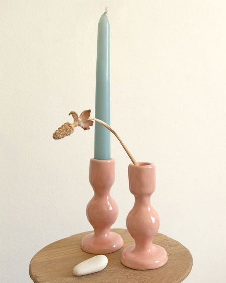 Керамический подсвечник розовый для столовых свечей