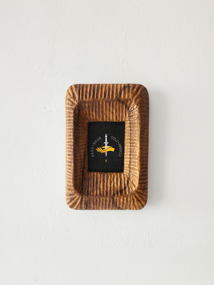 Резная рамка из дуба