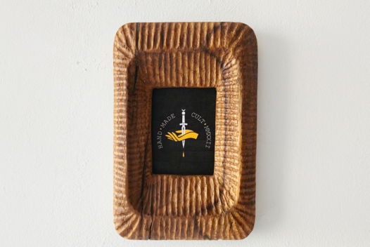 Резная рамка из дуба