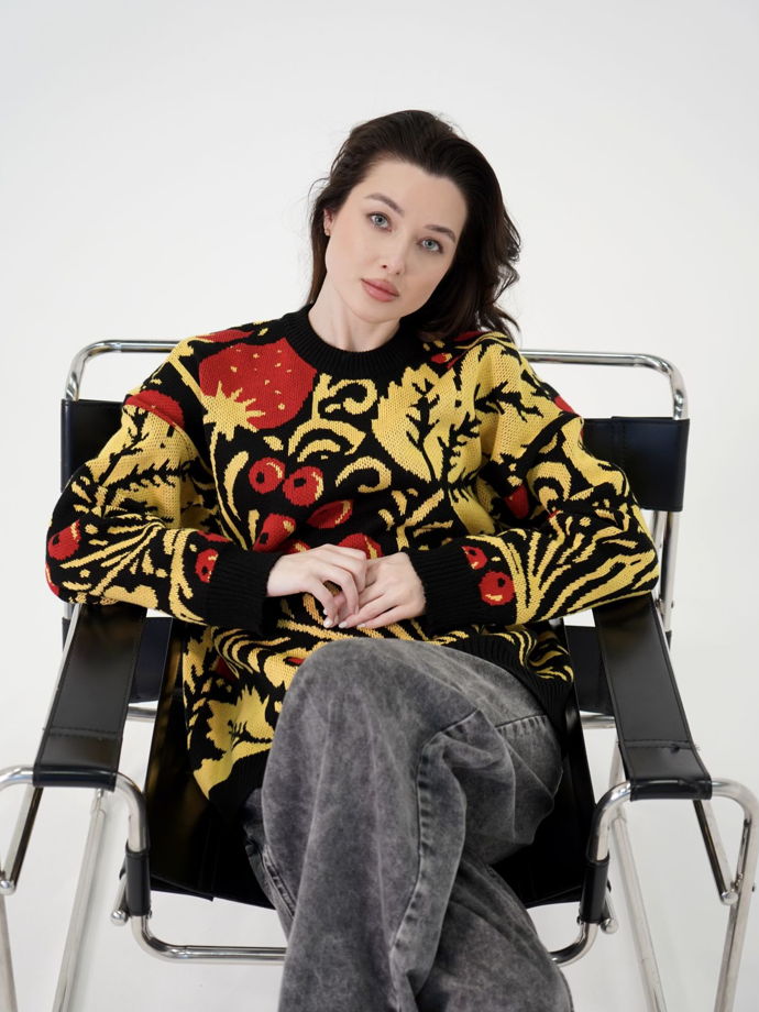 Свитер с хохломой