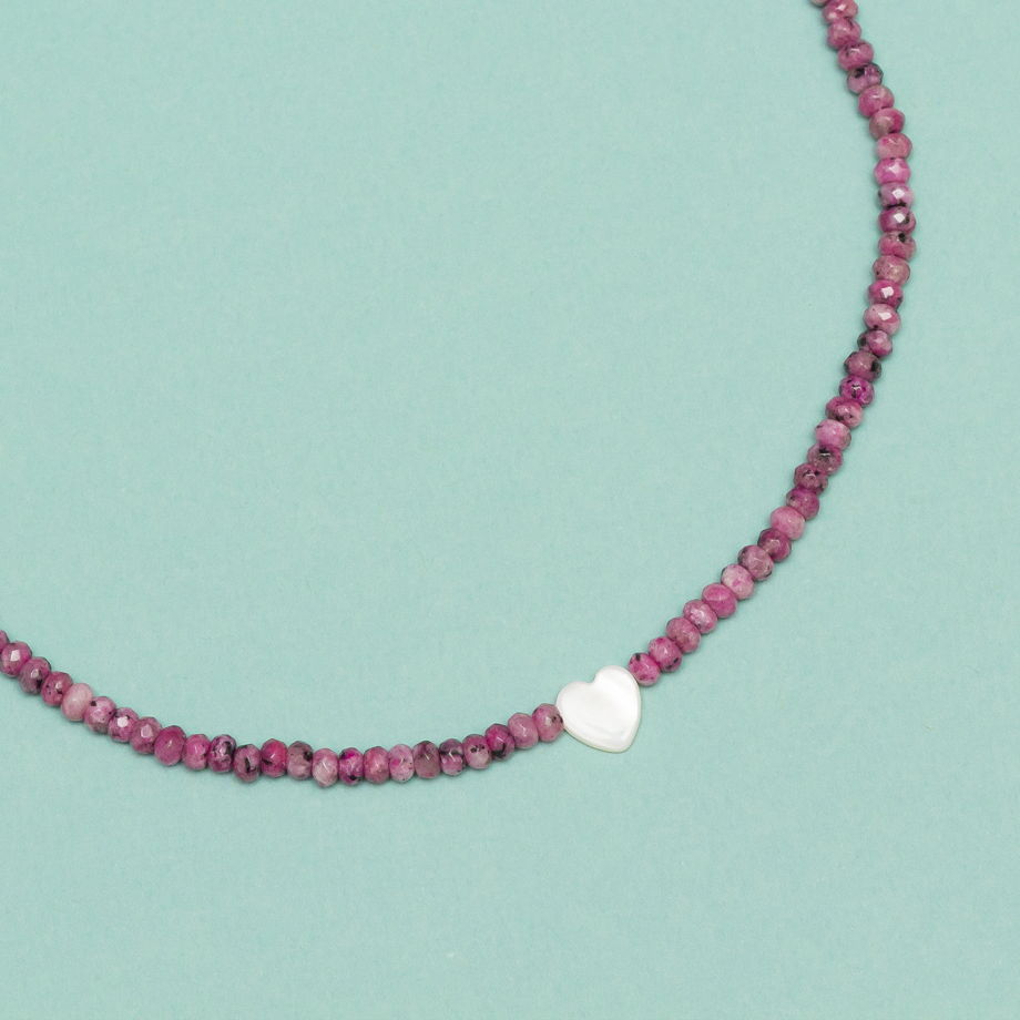 Розовое ожерелье с сердечком