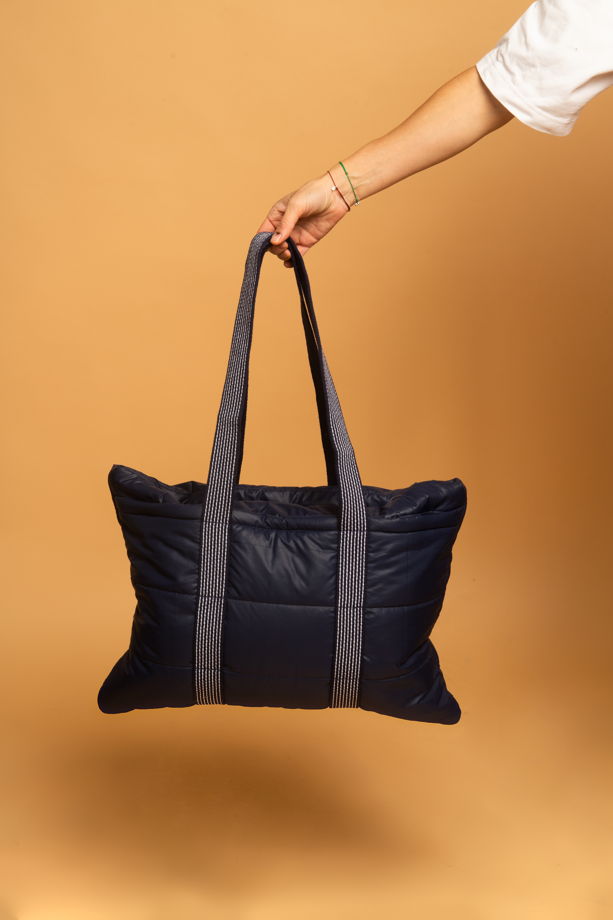 Синяя большая сумка с декоративными стропами и подкладом ручной работы
