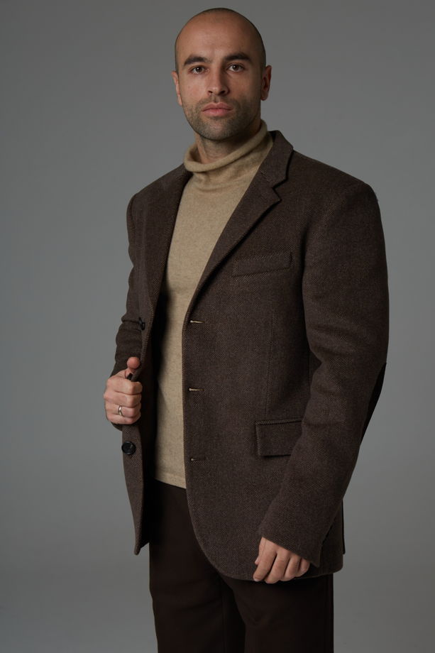 Мужской пиджак коричневого цвета