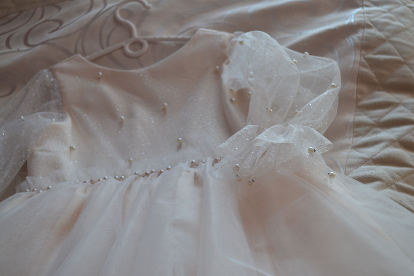 Платье для девочки 116-122 нежно-персикового цвета
