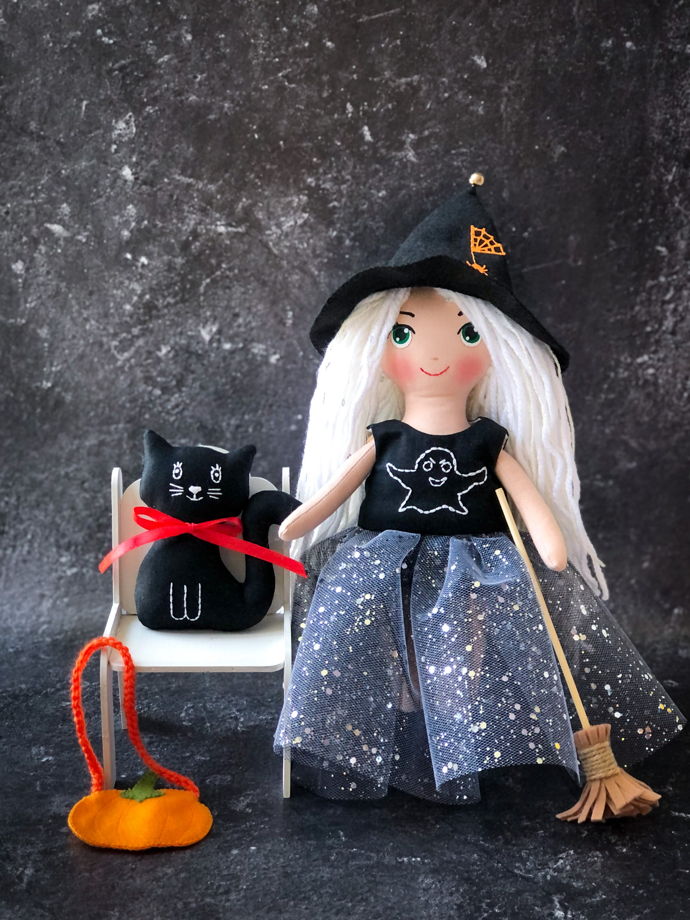 Текстильная кукла "Ведьмочка"  на Хэллоуин