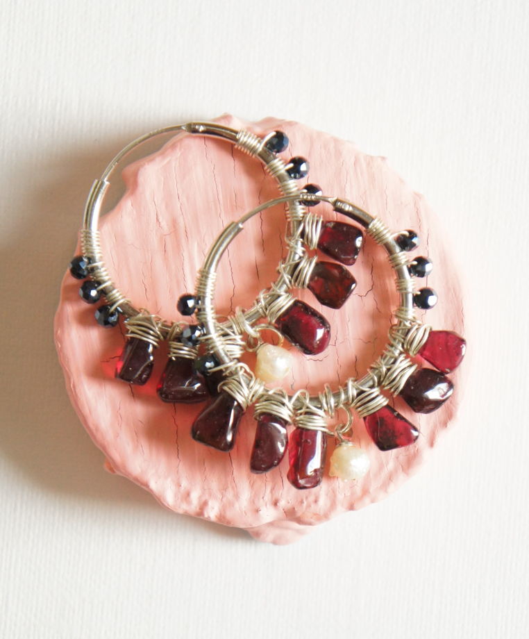 Серьги кольца конго плетеные wire wrapped из проволоки серебро гранат жемчуг