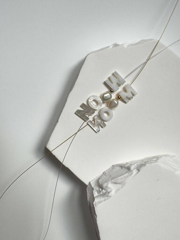 чокер [ MoON ] с барочным жемчугом и перламутром