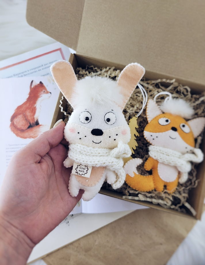 Набор ёлочных игрушек ручной работы Лесные малыши: лисёнок и зайчонок