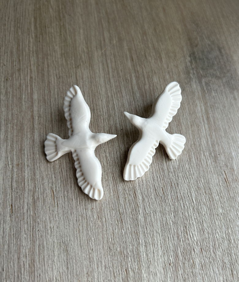 Комплект – женские серьги "Две голубки" и кафф ручной работы из полимерной глины