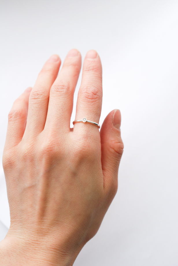 Утонченное кольцо с камнем