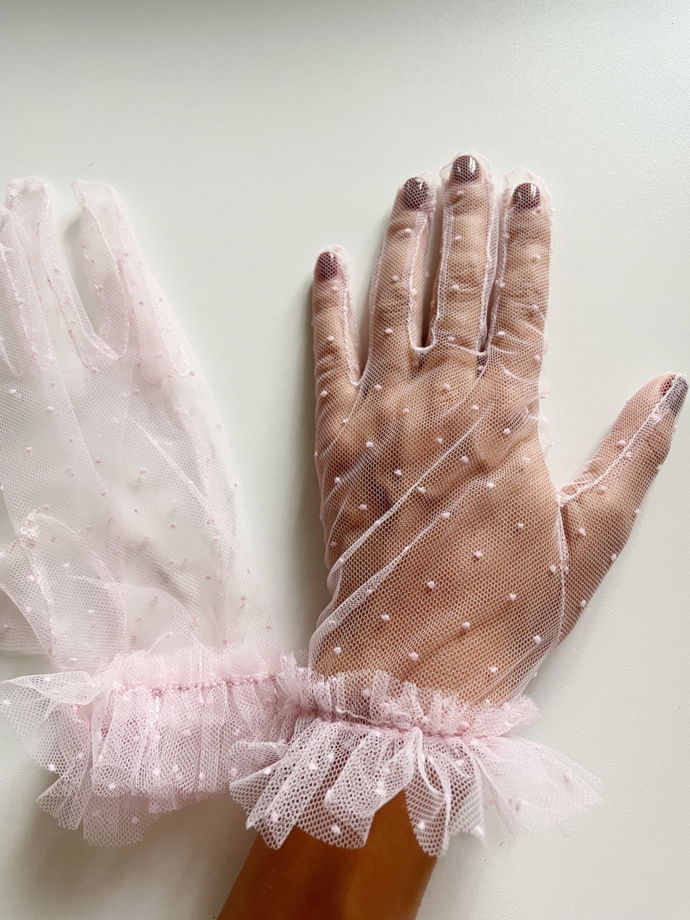 Нежные перчатки из итальянского фатина в розовом цвете