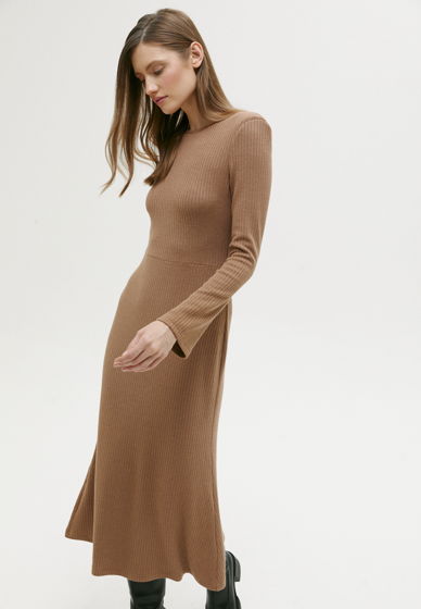 Платье трикотажное коричневого цвета